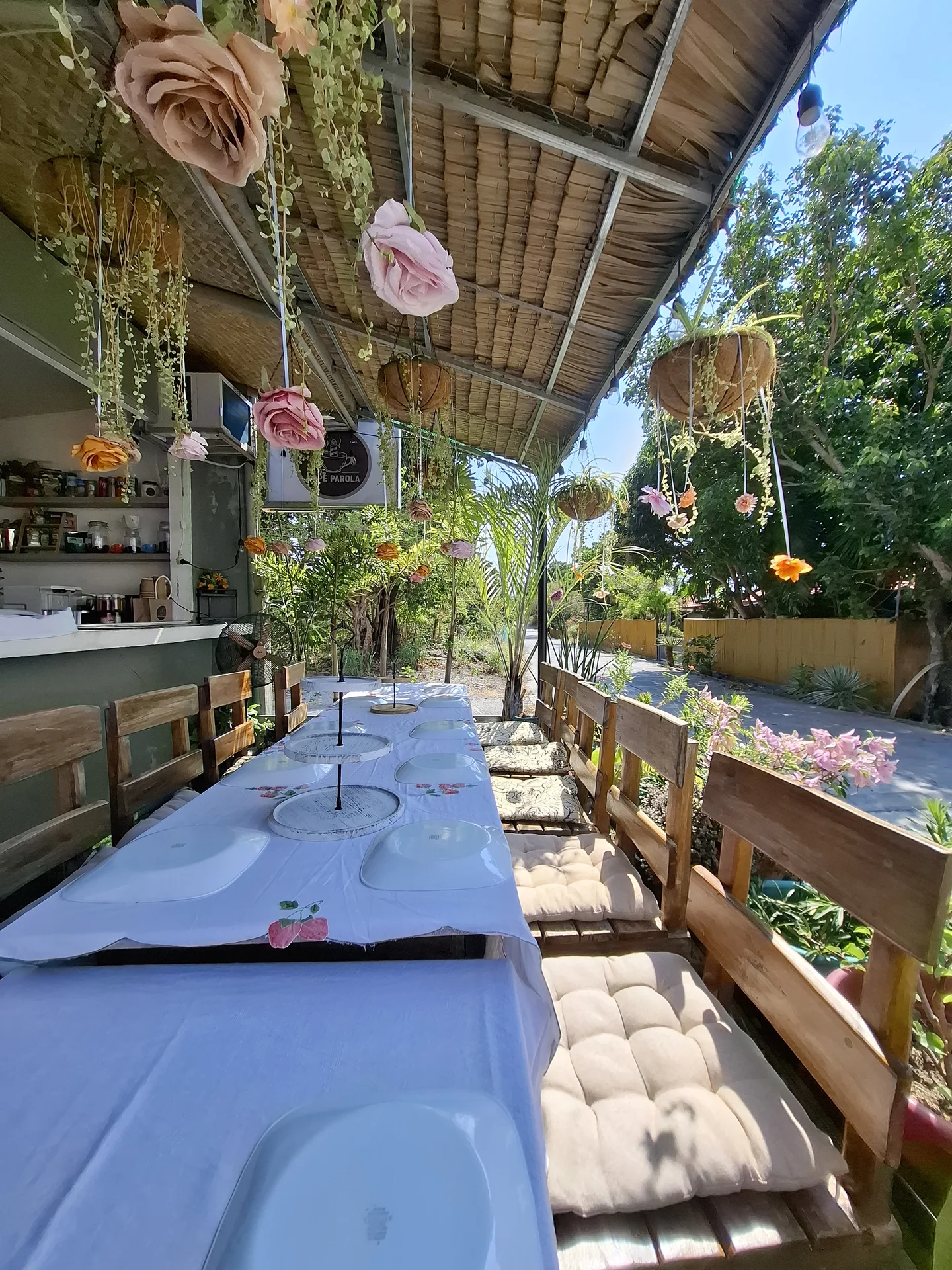 Cafe at Rosalia's Place, Sinandigan