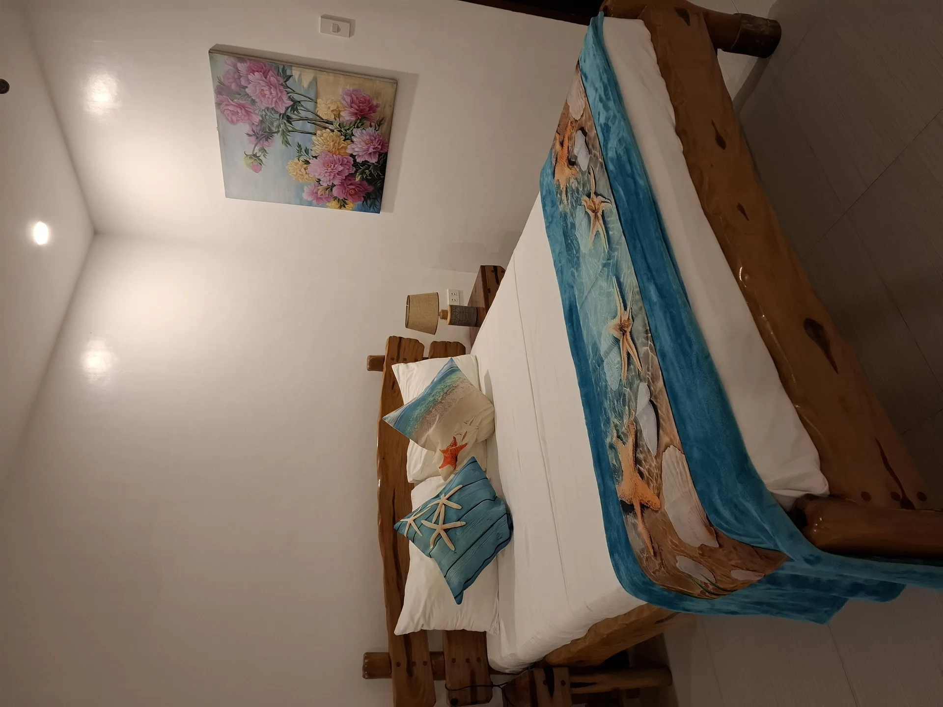 Queen bedroom at Rosalia's Place, Sinandigan Puerto Galera